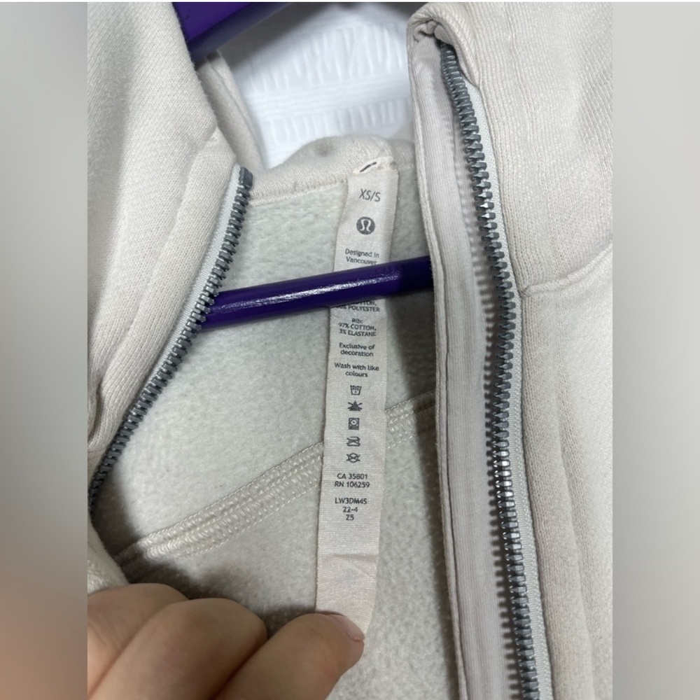 Lululemon Scuba Hoodie Half Zip Heathered
Bone/Cream Size XS/S - Picture 4 of 14